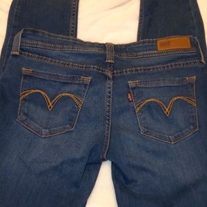 Levis